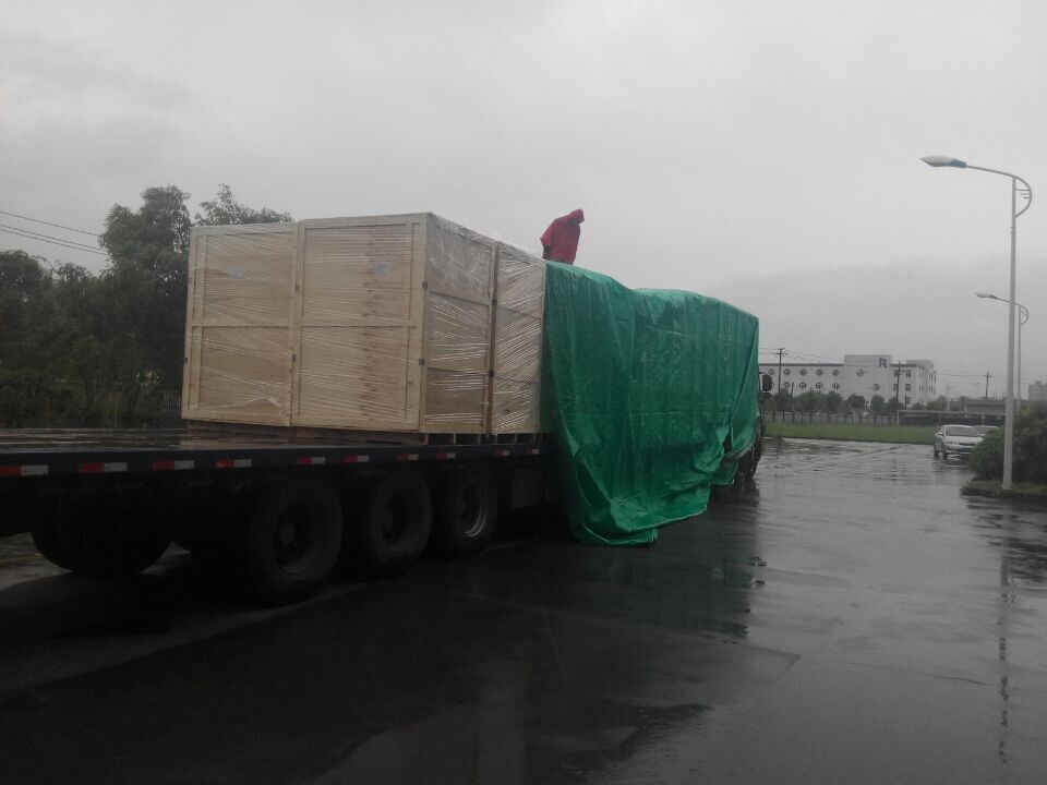 2017年6月北京創(chuàng)聯(lián)匯通電氣-雨中發(fā)貨現(xiàn)場，一直以顧客服務為較好